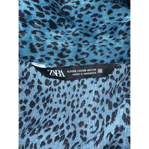 Womens Zara Top Blouse Shirt Satin Animal Print V Neck Collared Size XS - EUC - Picture 5 of 5
